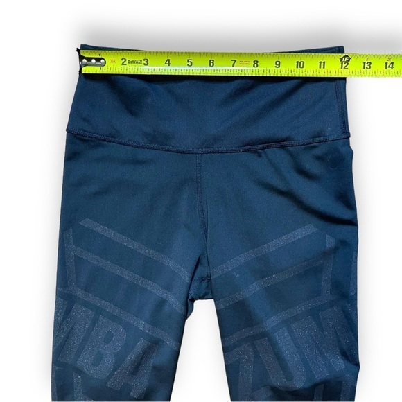 ZumbaWear Black 3/4 Length Sparkle Leggings Size Small - Picture 2 of 5